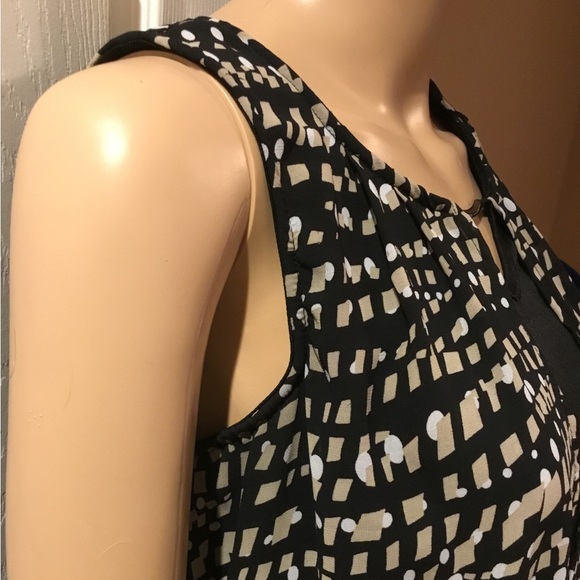 Lily Morgan Black and Beige Top with Silver Hardware - Picture 4 of 7